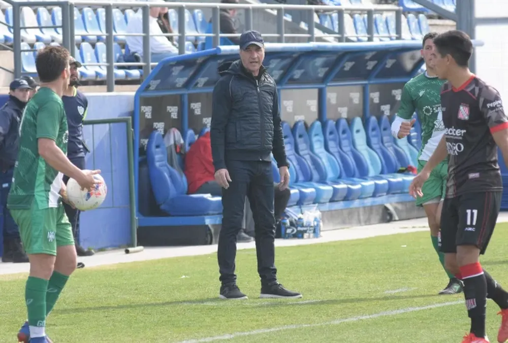 Dillon estalló contra los arbitrajes: “No nos dejan ganar porque les resulta cómodo tenernos abajo”
