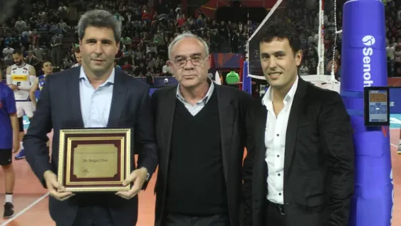 La selección de vóley pasó por encima a Italia en el Cantoni y consiguió su primera victoria