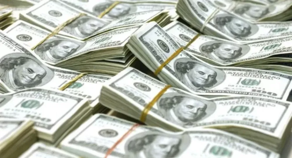 El dólar cayó 12 centavos y se acercó a los $28