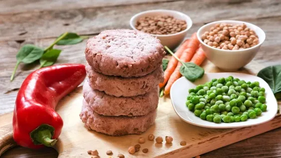 Ante el aumento del precio y menos consumo de carne, dos especialistas explican cómo sustituirla para no poner en jaque la salud