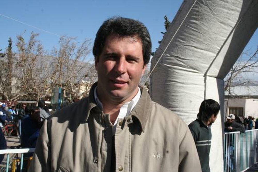 Intendentes que no pueden repetir van por lo legislativo