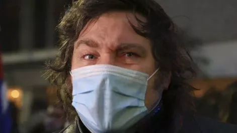 Milei dio positivo en coronavirus antes de viajar a Miami y quedó aislado