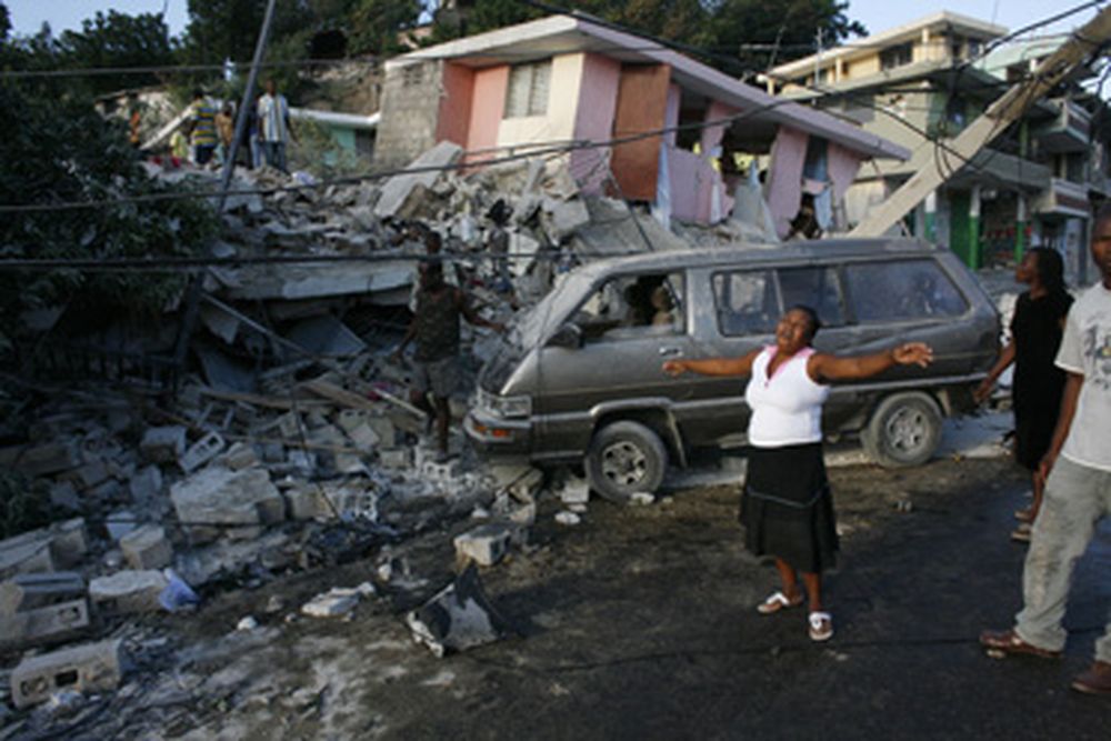 Decenas de miles de muertos en Haití y hospitales desbordados