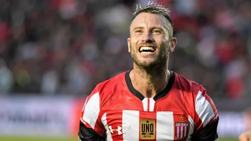 Gastón Fernández anunció su retiro del fútbol