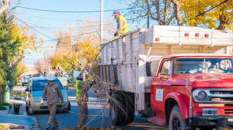 Rivadavia afianza los trabajos de limpieza y mantenimiento con los operativos integrales los fines de semana.