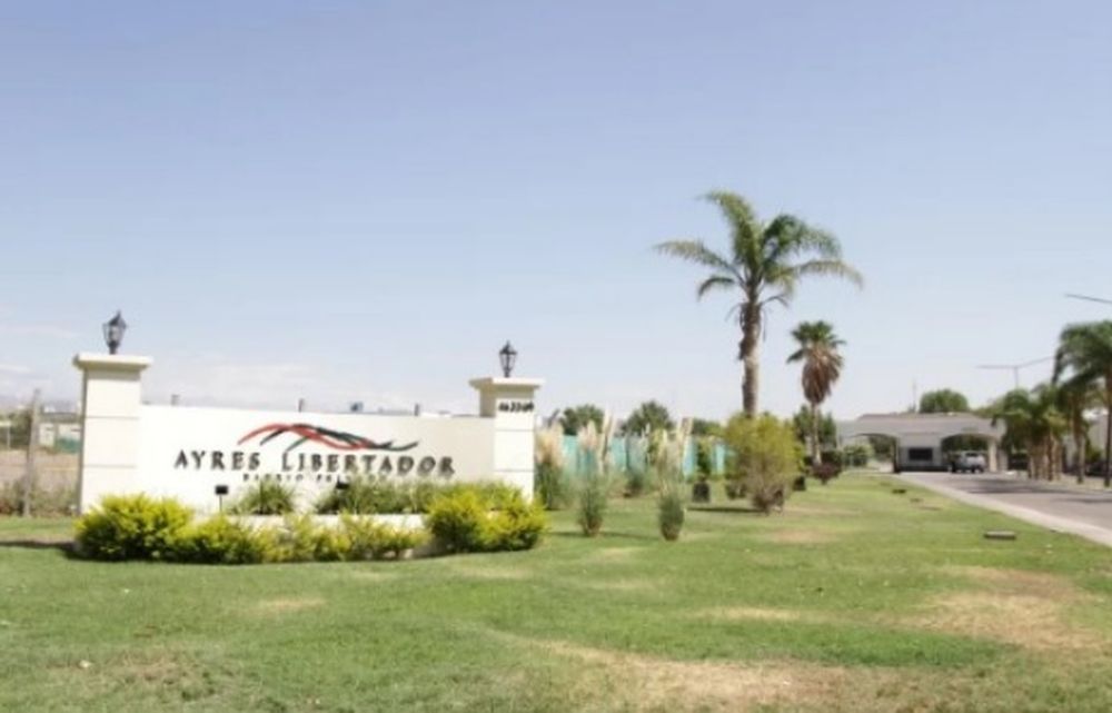 Un conocido empresario fue blanco de delincuentes en un barrio privado de Rivadavia