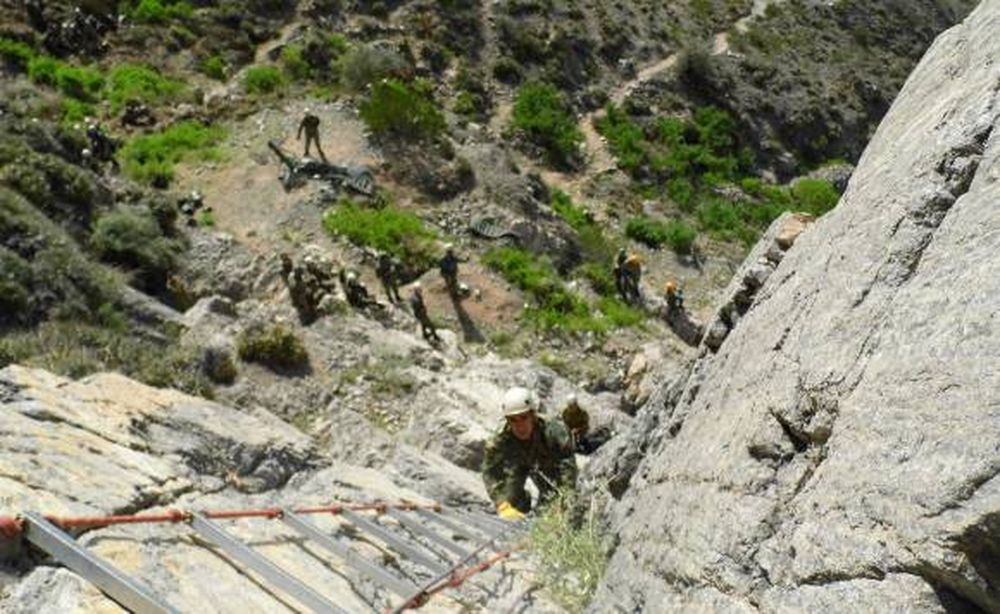 Soldados en la montaña