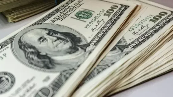 El dólar blue se negoció con un incremento de 5 pesos
