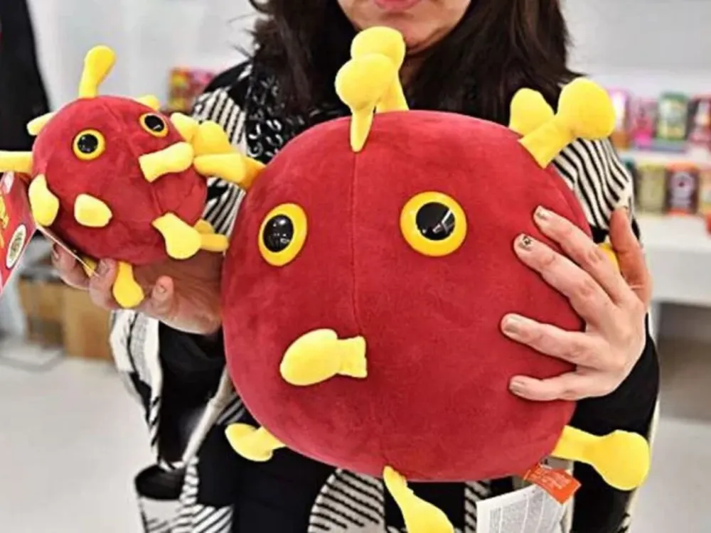 Una juguetería vende el “peluche del Covid-19”