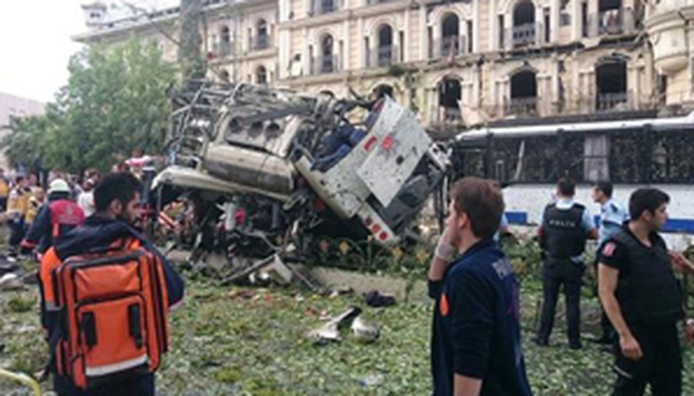 Unos 11 muertos en atentado con bomba en Estambul