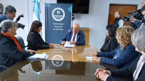 Tras un acuerdo entre la UNSJ y del municipio de Chimbas, la Escuela de Oficios de la universidad dictará 11 talleres en este departamento.