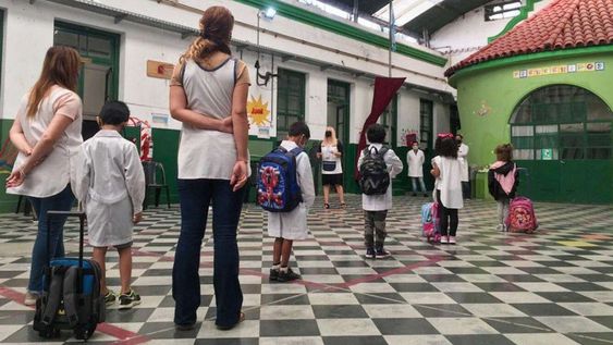 EEUU no obligará a usar tapabocas a quienes están vacunados