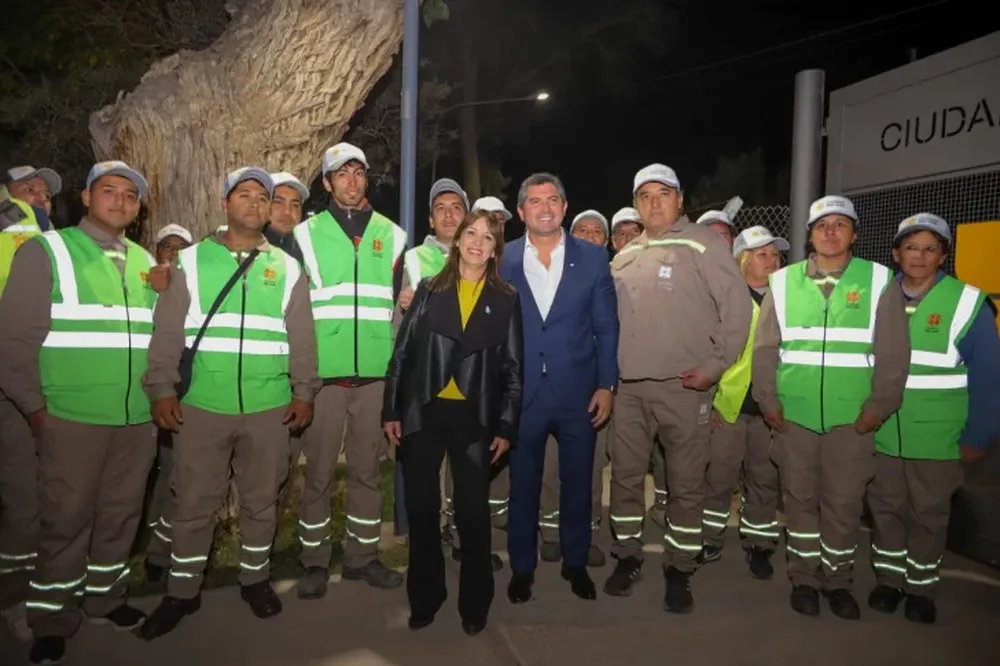 Orrego y Laciar inauguraron las remodelaciones realizadas en calle 25 de Mayo