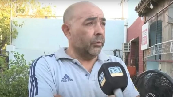 Eduardo Bazán, previo a la detención por la triple amenaza de bomba al Centro Cívico, había dado una nota a un medio televiso de San Juan por problemas que tenía con una vecina, la misma que lo terminó denunciado después.&nbsp;