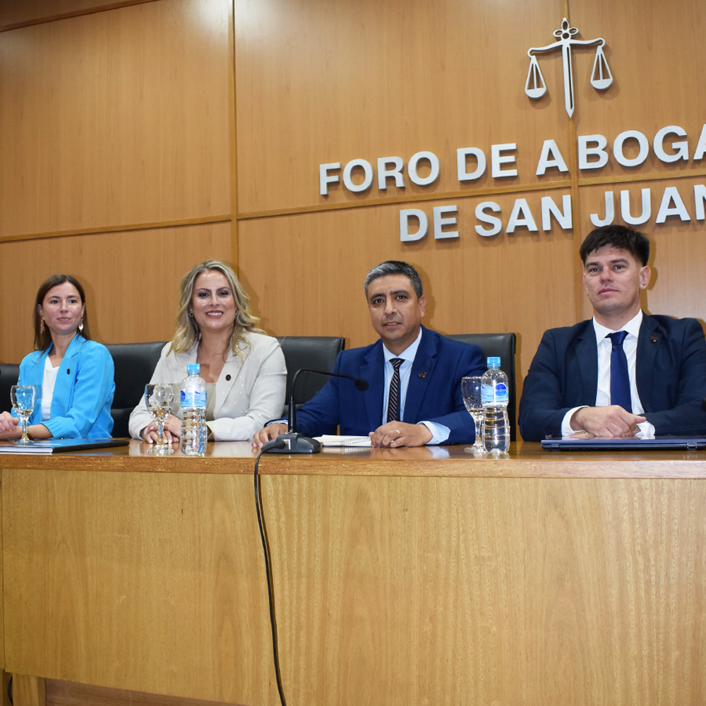 Las autoridades del Foro de Abogados.-