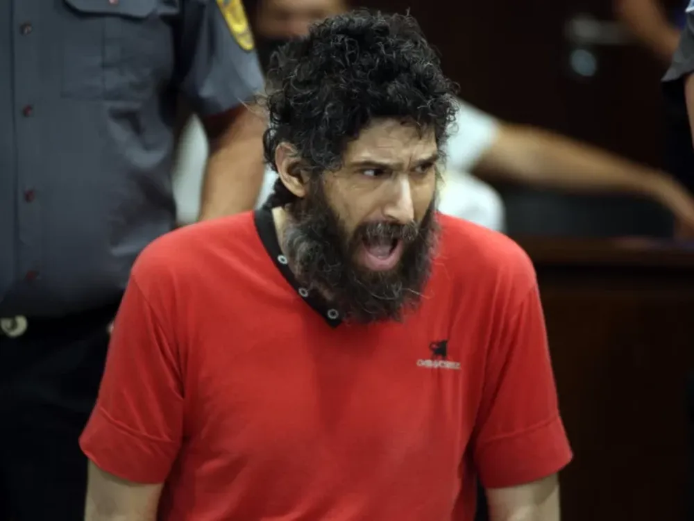 No paró de maullar y fue retirado de la audiencia