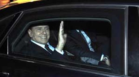 Renunció Berlusconi