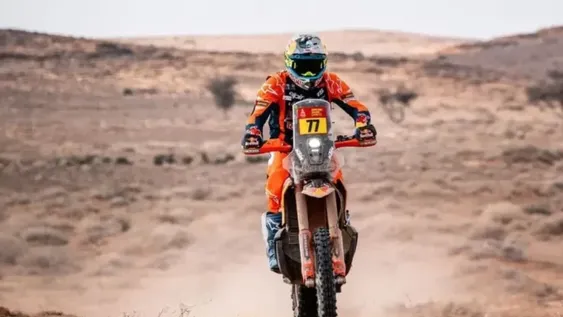 Luciano Benavides ganó la etapa 8 y sueña con el Rally Dakar en motos