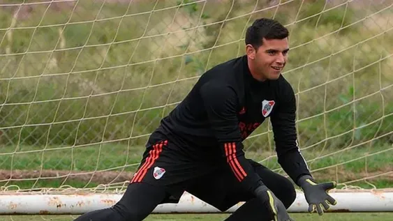 Un juvenil sin contrato será el arquero de River contra Boca
