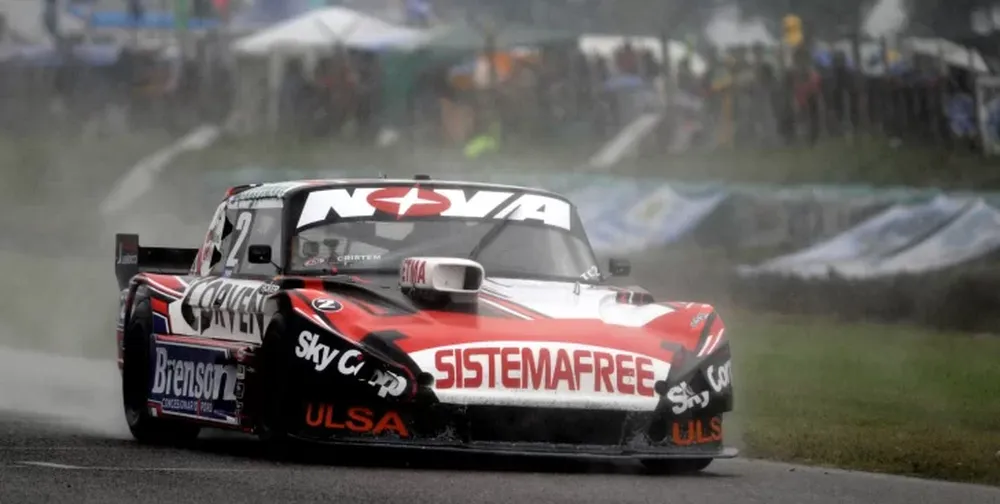 Matías Rossi ganó una accidentada carrera