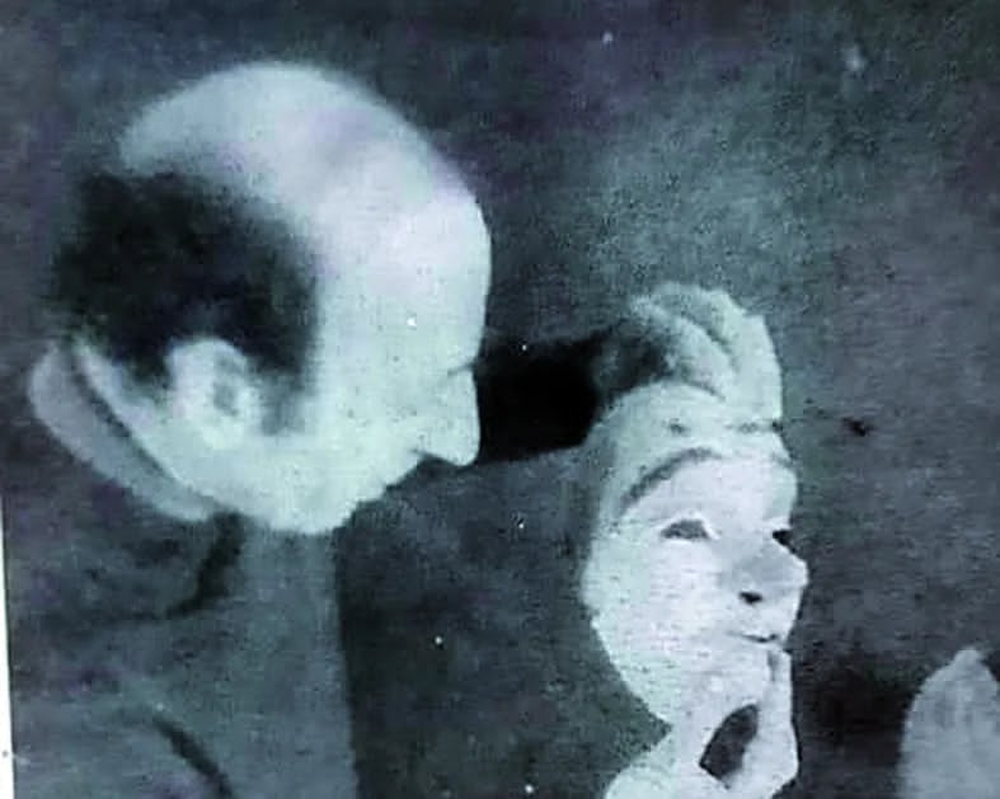 Carmina Burana. La primera versión coreográfica que hubo en San Juan fue la de Juan Carlos Abraham, en la fotografía, observando una de las características máscaras de la obra, realizadas por Rufino Palomas.&nbsp;