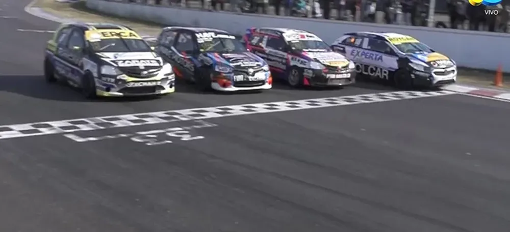 Canapino ganó una final histórica con cuatro autos cruzando la meta a la par