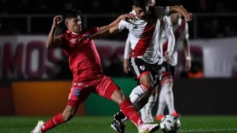River no jugó bien, falló mucho en defensa y perdió con Argentinos en La Paternal
