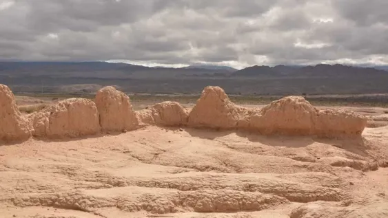 Angualasto recupera su aldea