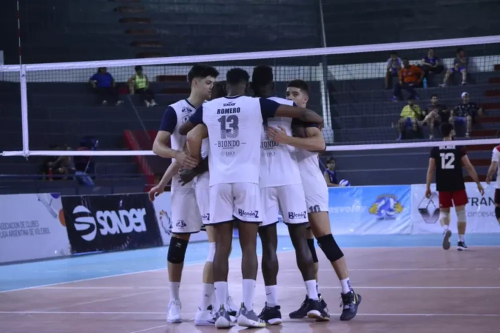 Obras perdió con River en el Aldo Cantoni y sumó su segunda derrota al hilo