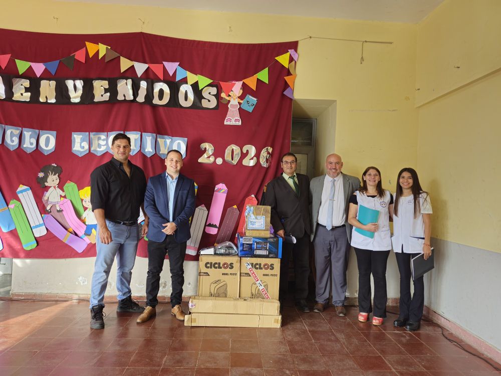 Autoridades de Ischigualasto donaron un equipo de sonido a la Escuela Provincia de Formosa, en Valle Fértil.
