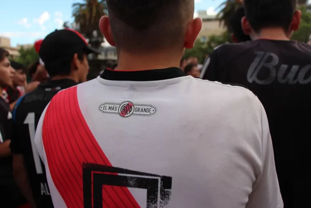 Los hinchas de River festejaron la ‘Copa Eterna’ en San Juan