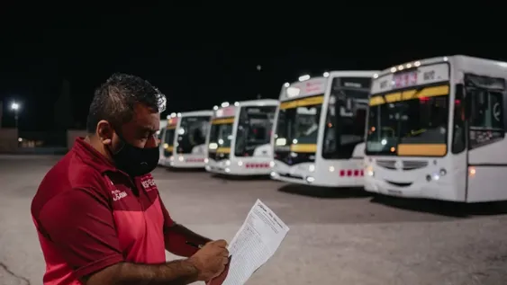 Los empresarios prometen que a partir de hoy ampliarán los horarios nocturnos de los micros