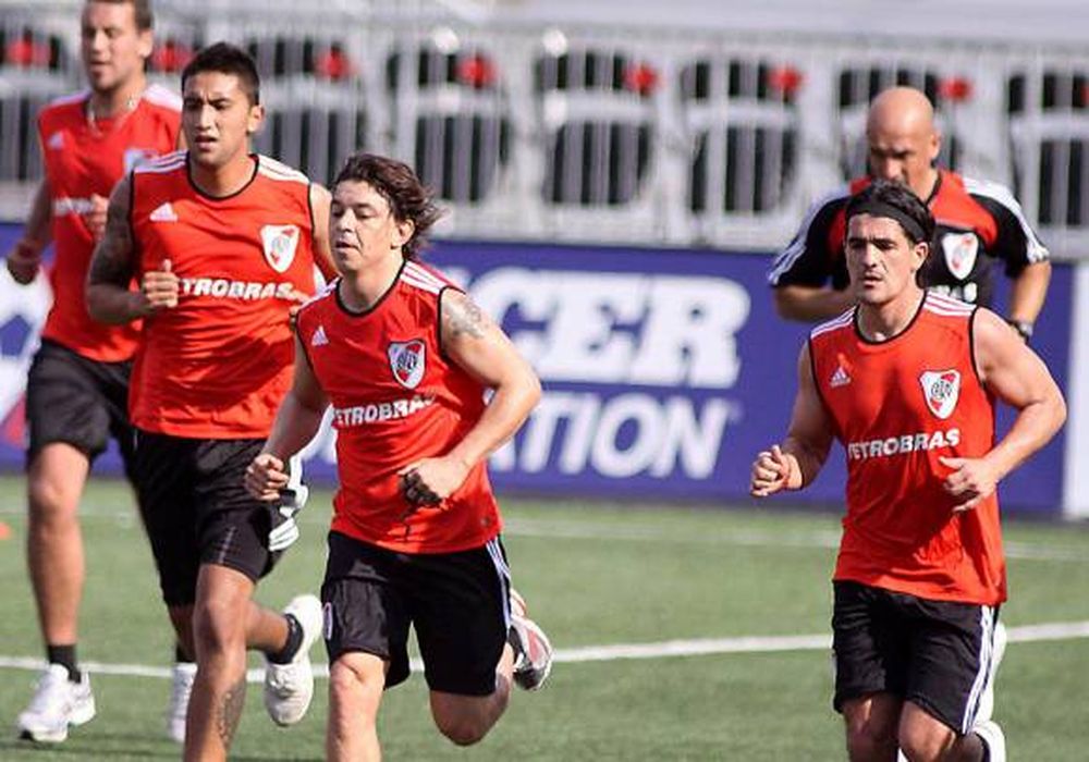 Tres no es multitud para el nuevo River