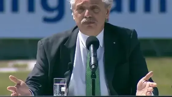 El oficialismo repudia y la oposición celebra tras la suspensión de elecciones