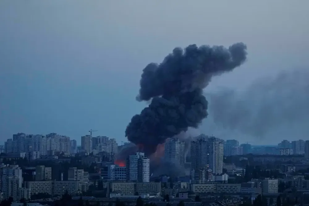 Rusia bombardeó Ucrania y Zelenski advirtió: “Atacaron casi todo el país”