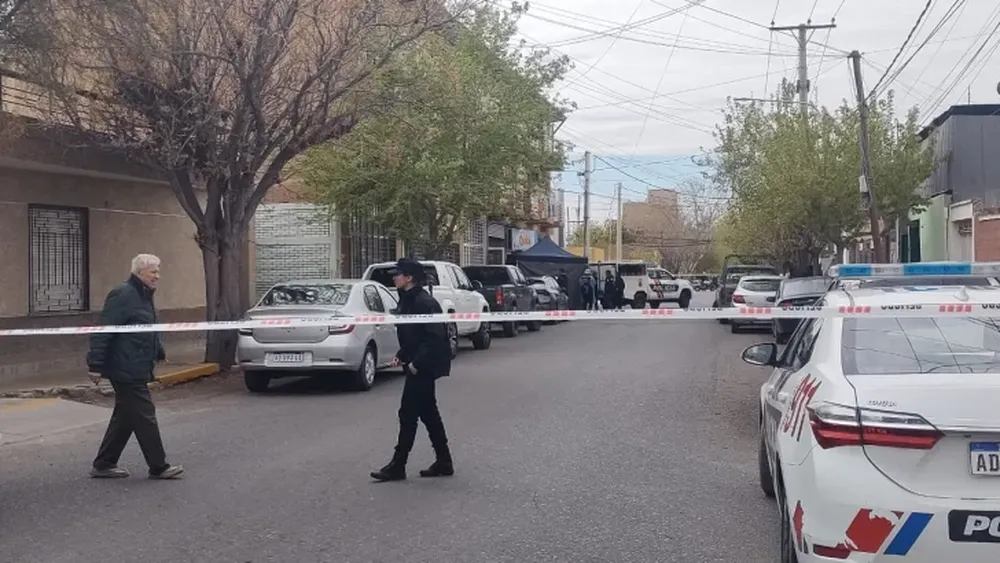 Los vecinos de la zona se vieron conmocionados por la novedad del macabro hallazgo.