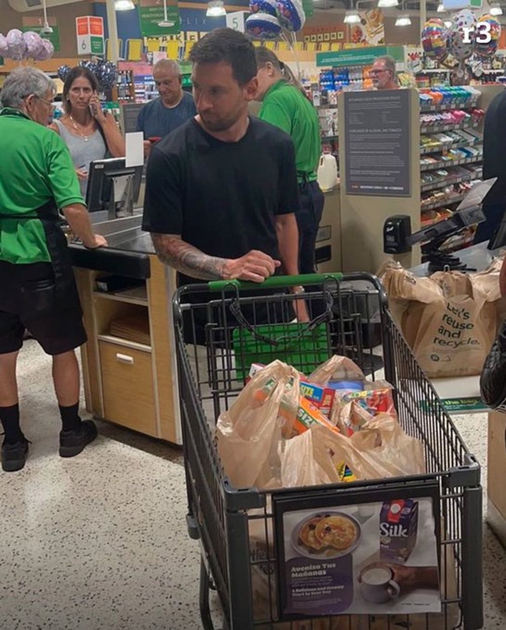 Las fotos de Messi en un supermercado en Miami que generaron una revolución