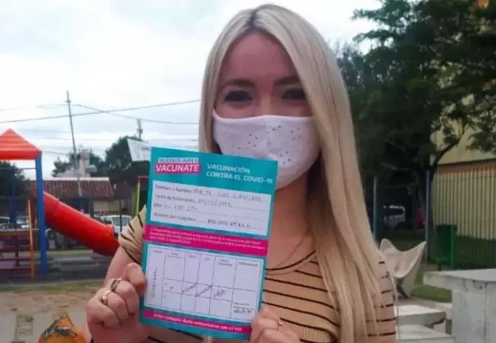 Habló la militante inmunizada pese a tener 18 años: “Mi vacunación es una injusticia”