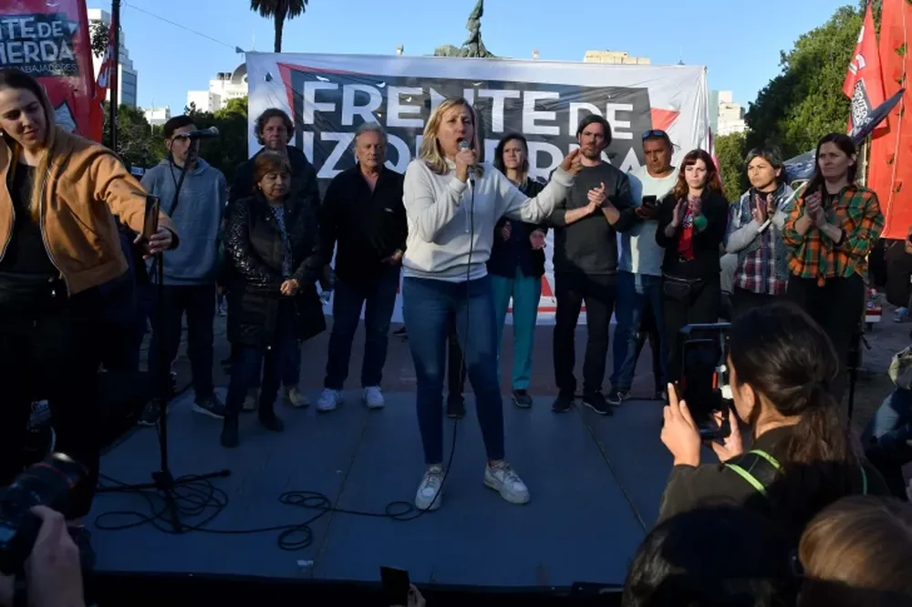 Bregman: “No se puede votar ni a salvadores individuales ni con la nariz tapada”