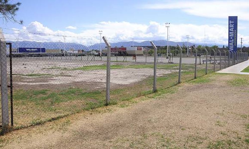 El shopping de Rivadavia se demora hasta el 2012