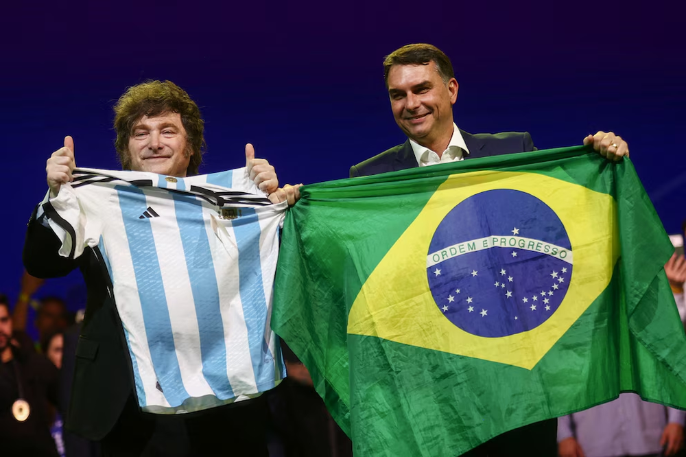 Javier Milei y Flavio Bolsonaro.
