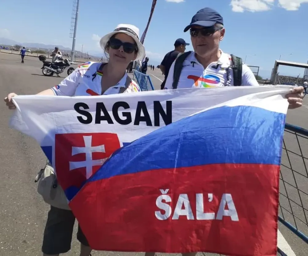 Los eslovacos que hicieron más de 12 mil kilómetros para ver a Peter Sagan