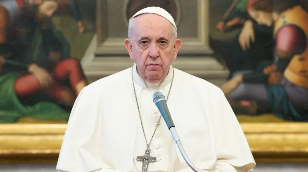 Hisoparon al Papa Francisco por ser contacto estrecho