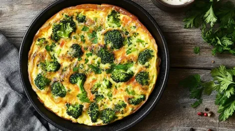 Receta de tortilla de brócoli con claras de huevo, rápida y fácil