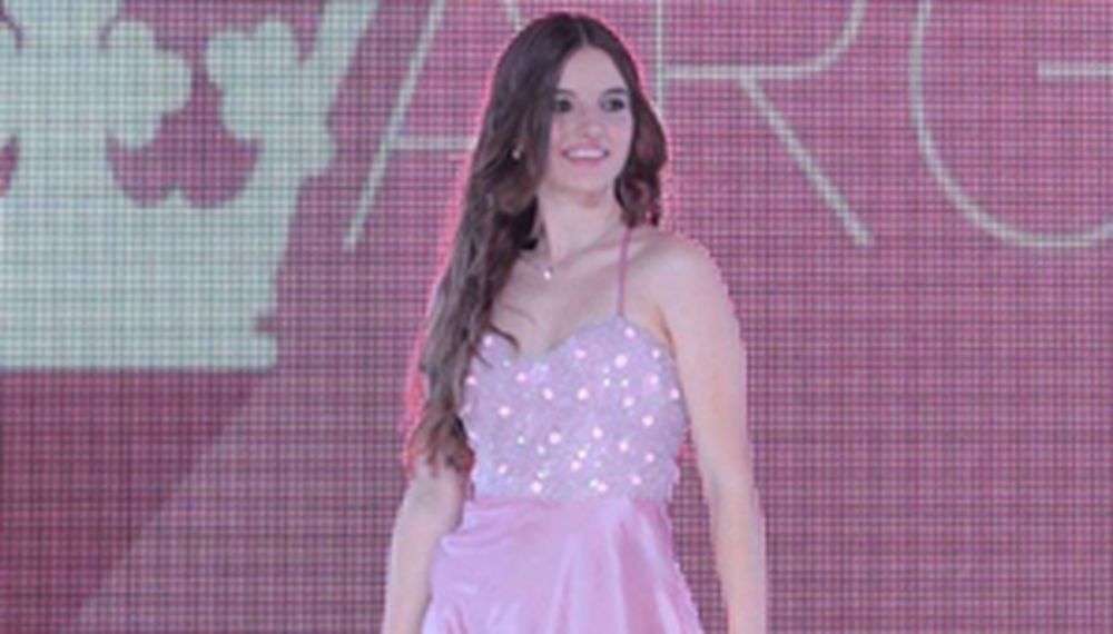 Una Miss, presa por aparentar tener cáncer y recibir donaciones
