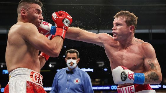 Álvarez ni se despeinó