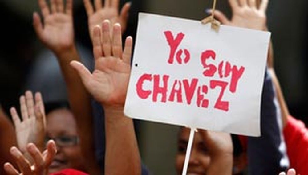 Partidarios celebran en las calles la asunción virtual de Chávez