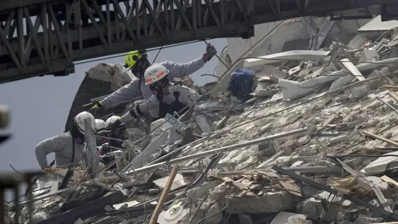 Derrumbe en Miami: ya son 11 los muertos y se desvanece la esperanza de hallar sobrevivientes