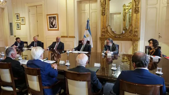 Ante la Unión Industrial, el Gobierno defendió impuesto a renta inesperada