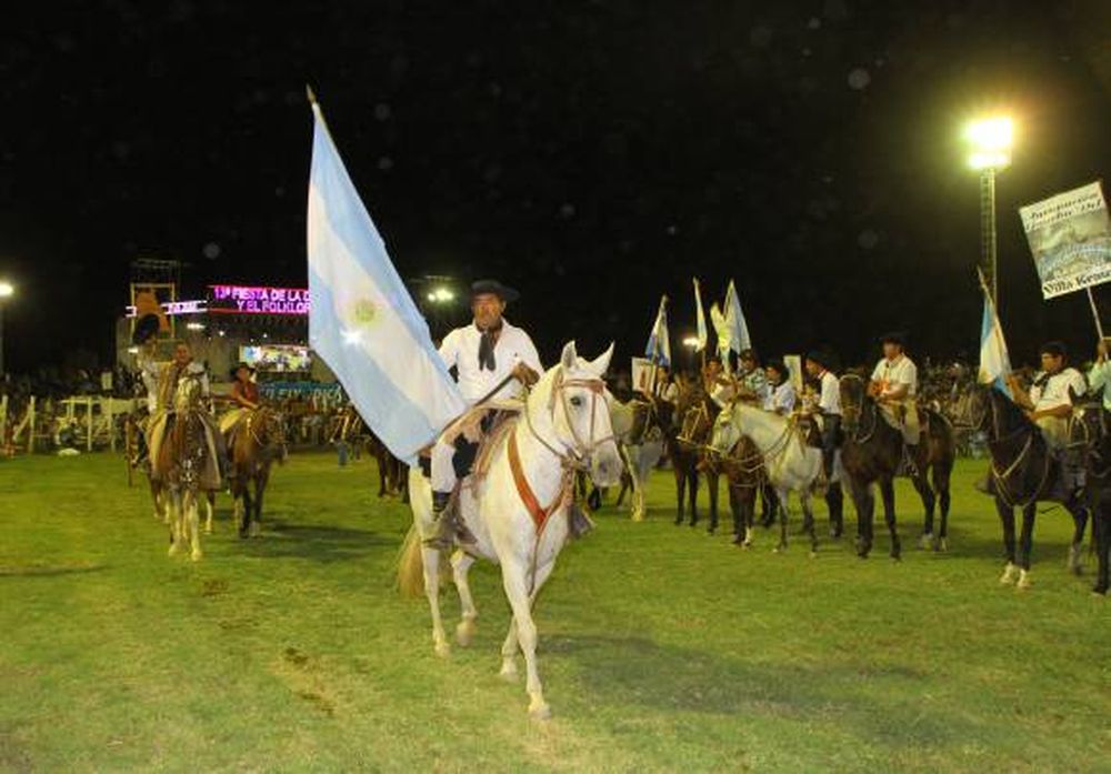 Una pasarela de pasto en la que se lucieron 400 jinetes